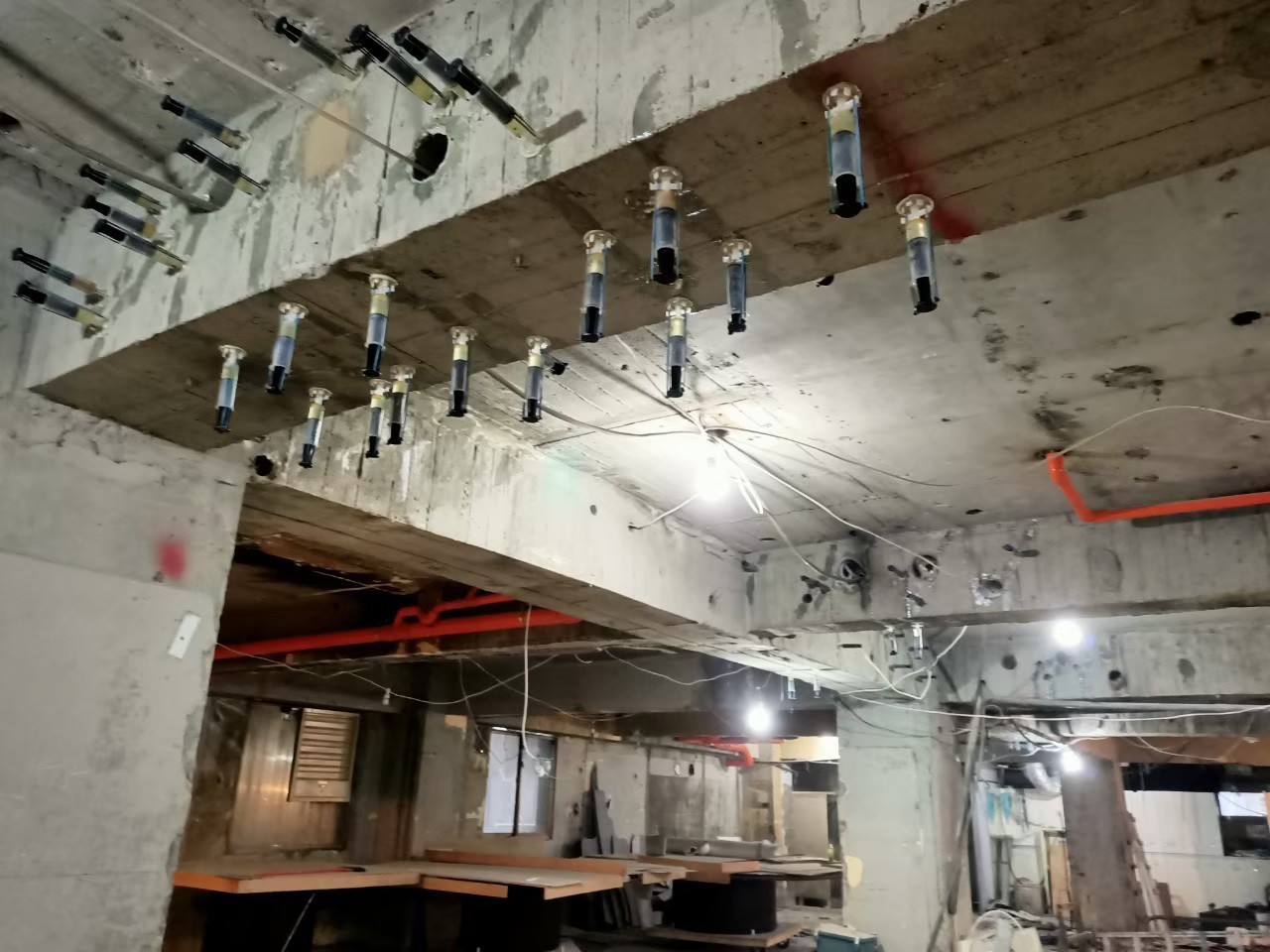 台北市商辦，裂縫灌注